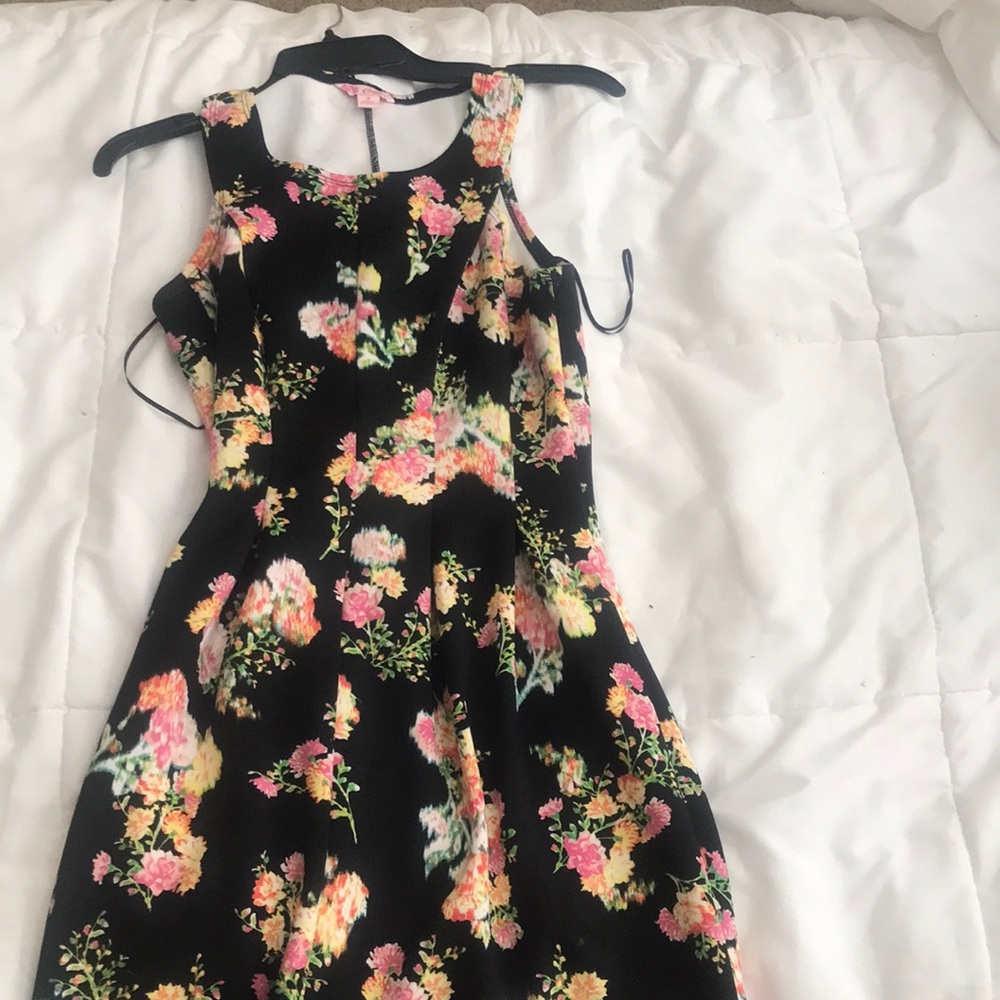Cute black floral dress.